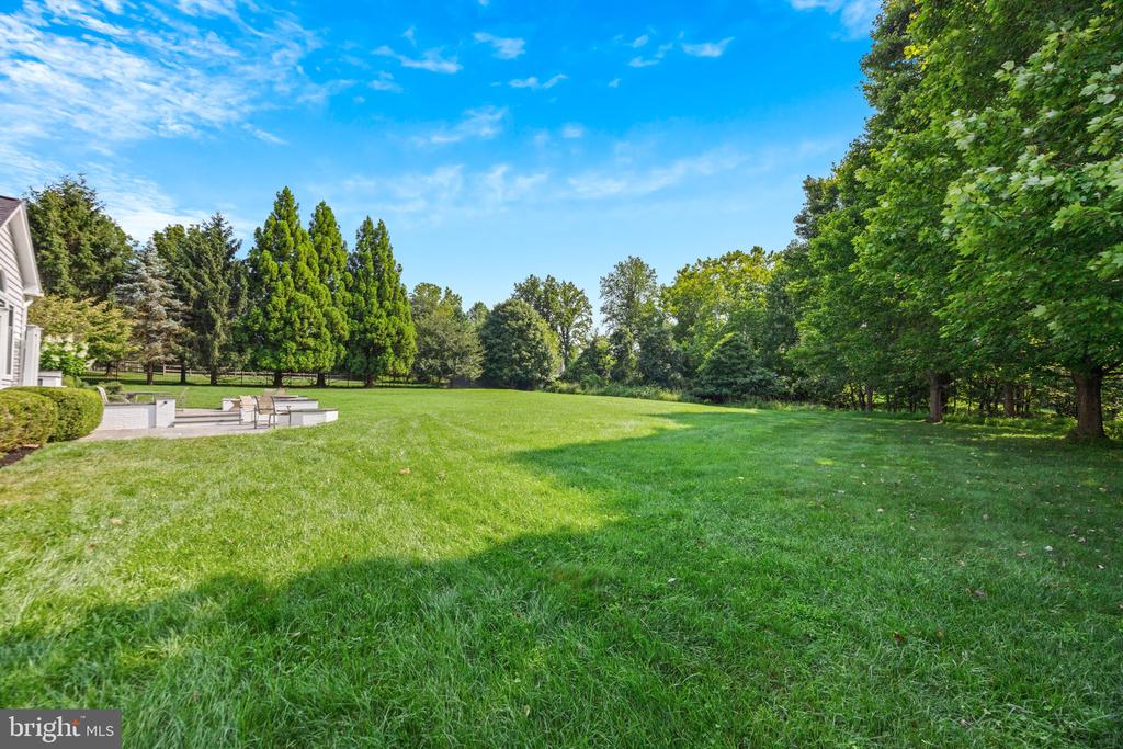 1679 BULLOCK CIRCLE
