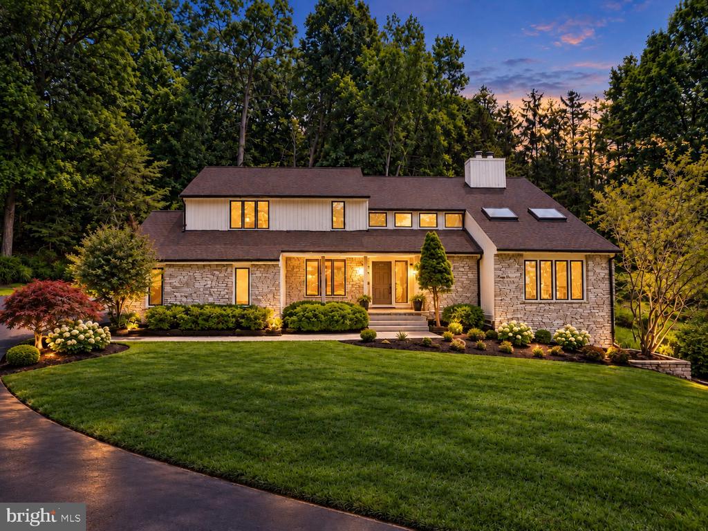 2318 SHADED BROOK DRIVE