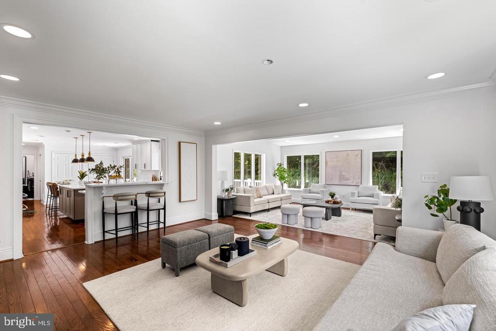 2318 SHADED BROOK DRIVE