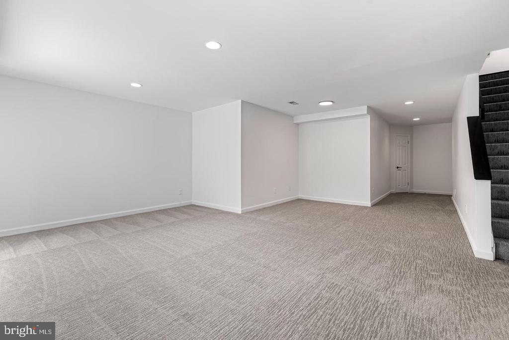 2318 SHADED BROOK DRIVE