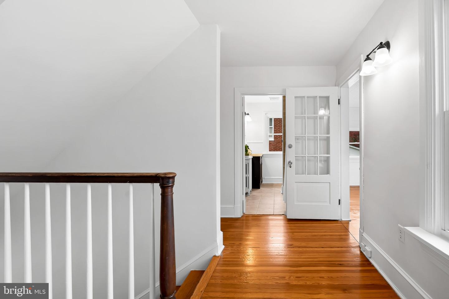 82 W Green St