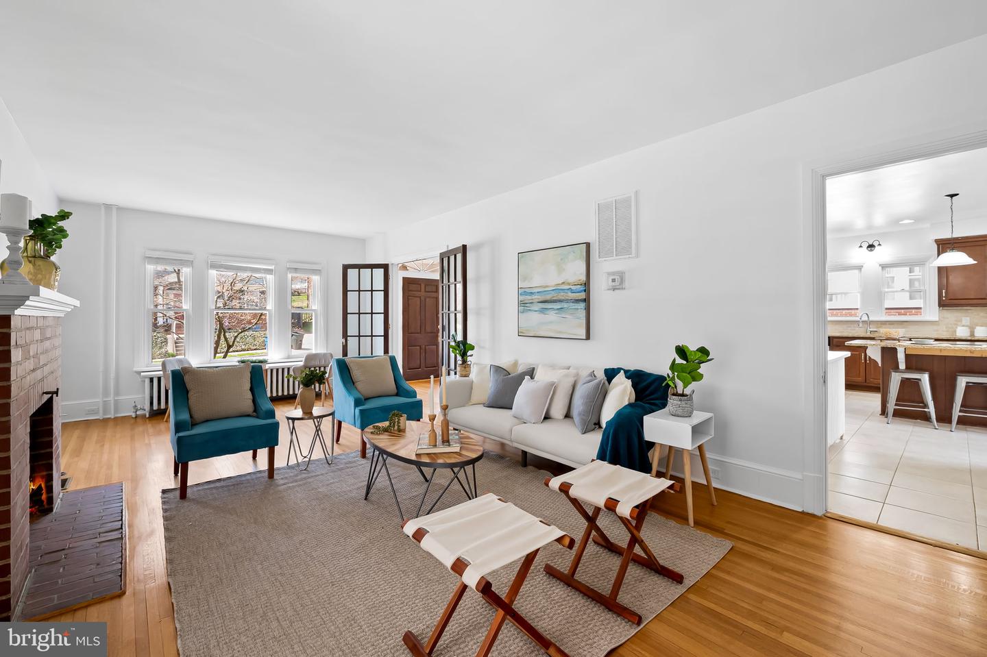 82 W Green St