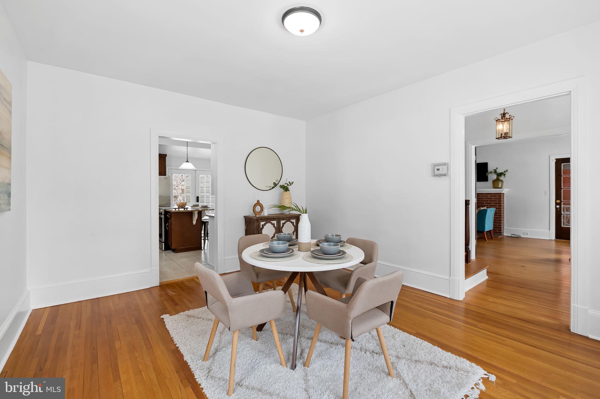 82 W Green St