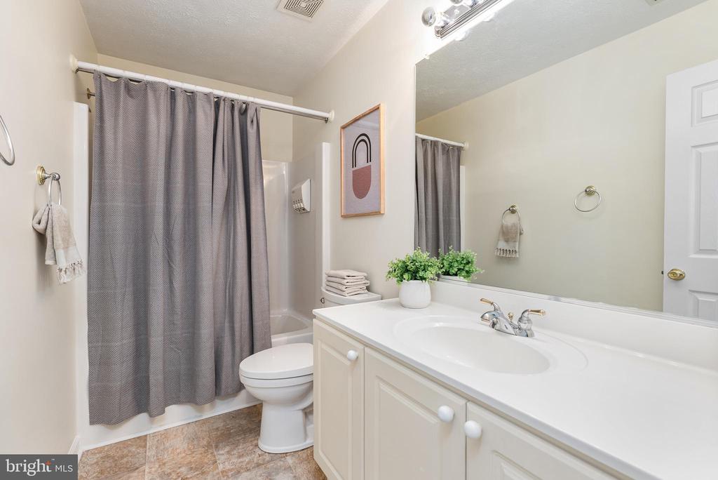 3330 OAKWOOD DRIVE