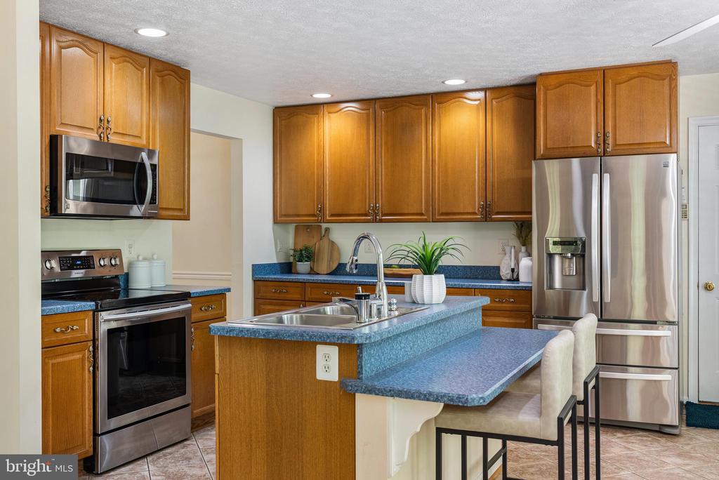 3330 OAKWOOD DRIVE