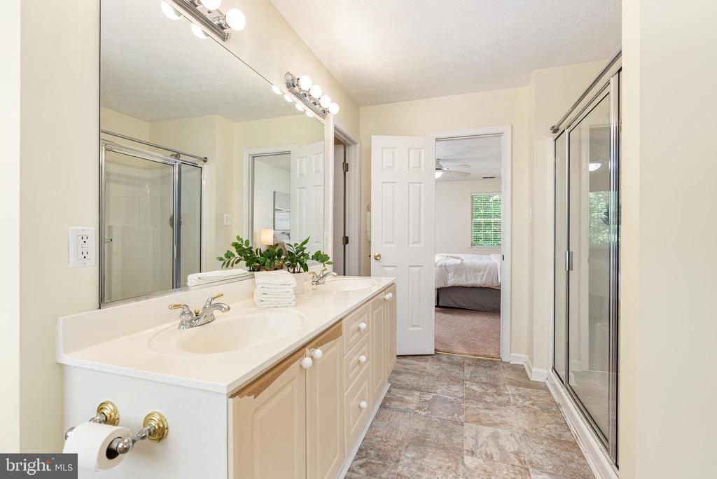 3330 OAKWOOD DRIVE