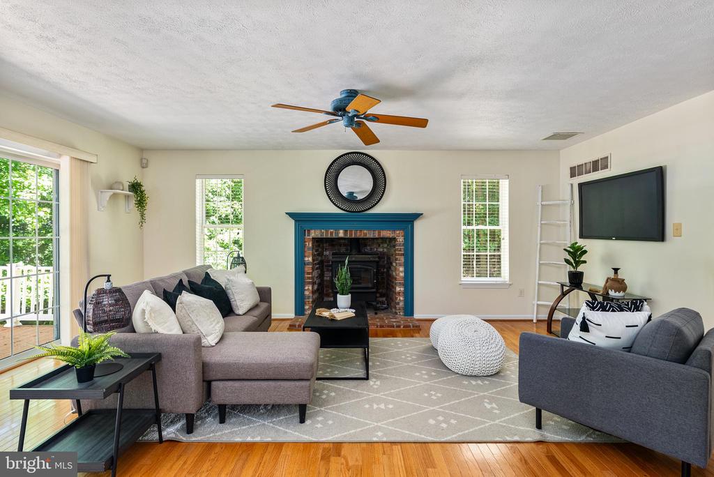 3330 OAKWOOD DRIVE