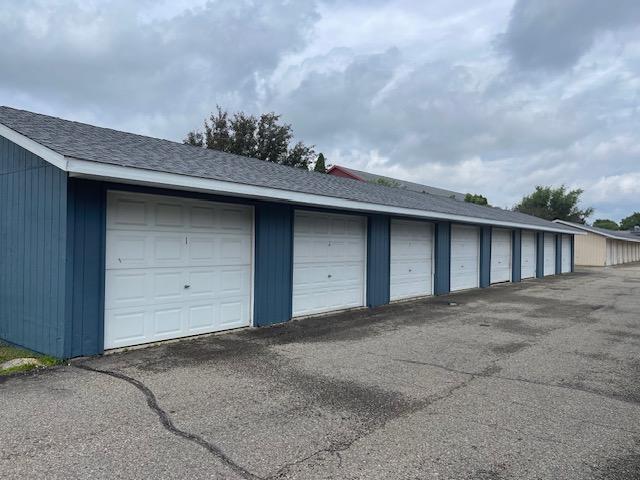 1402 Division Street W