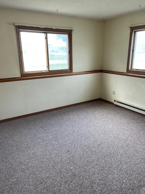 1402 Division Street W