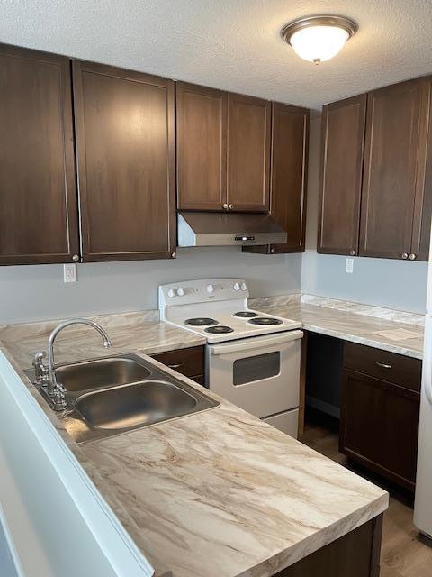 1402 Division Street W