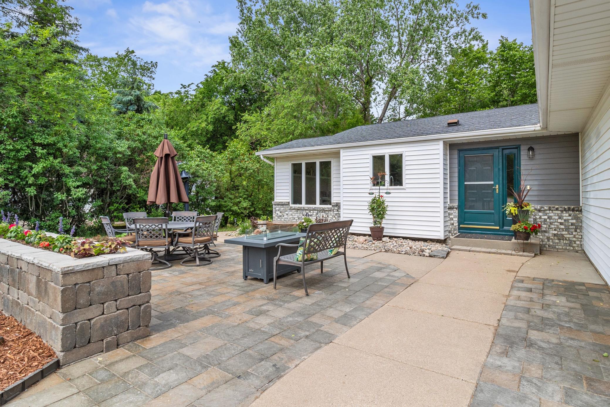 216 Crestview Circle