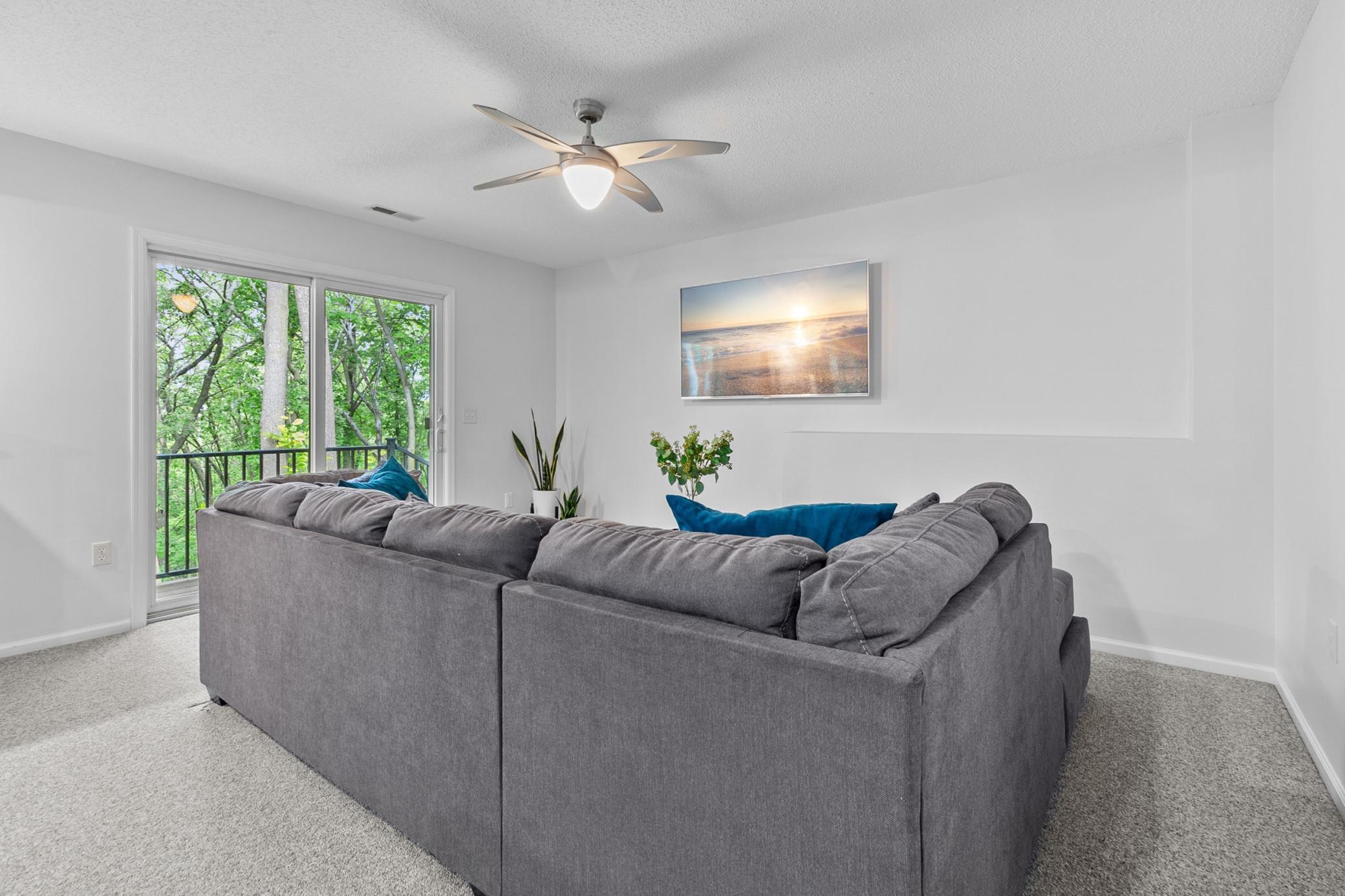 216 Crestview Circle