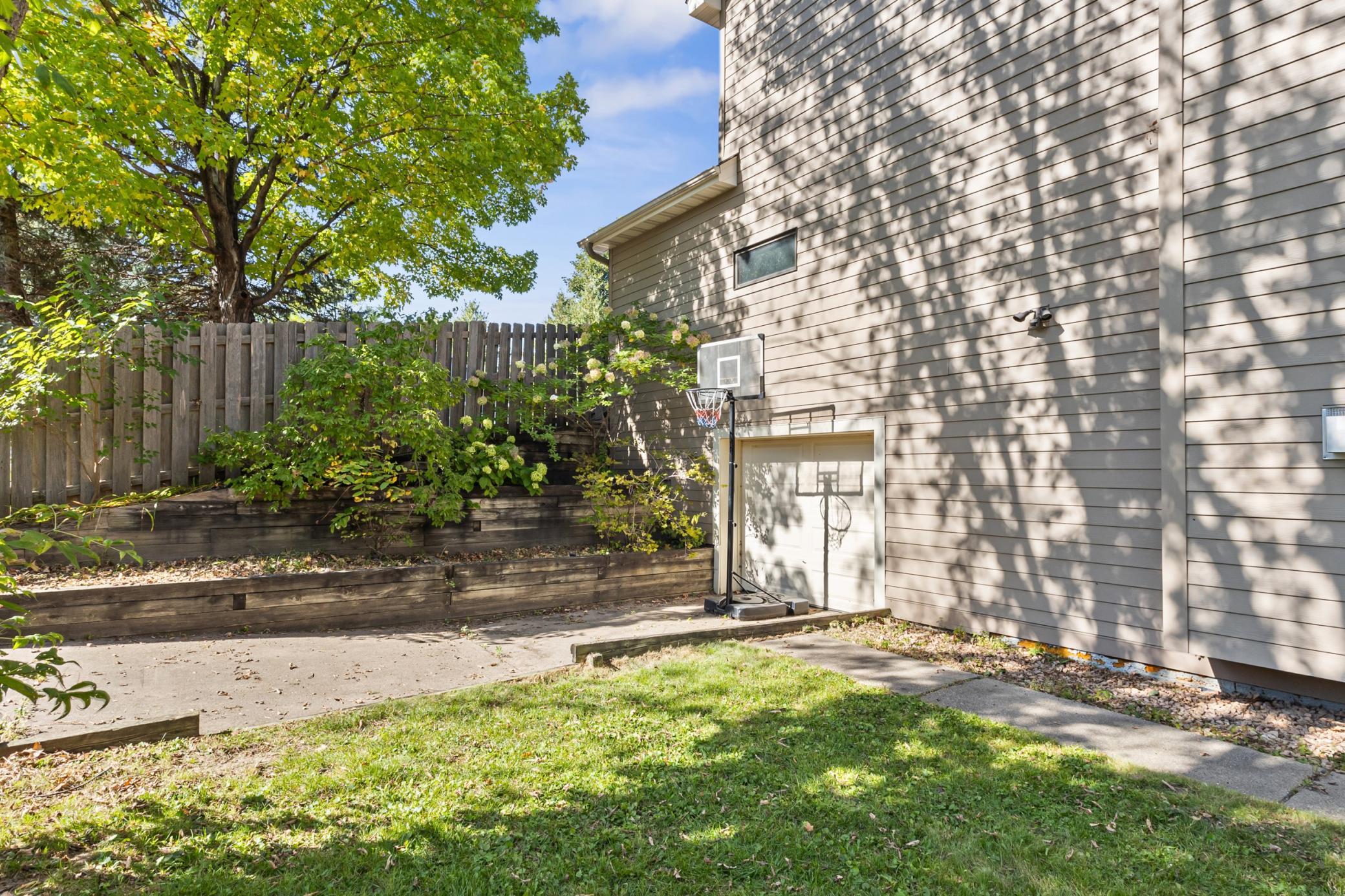 9991 Dunberry Circle