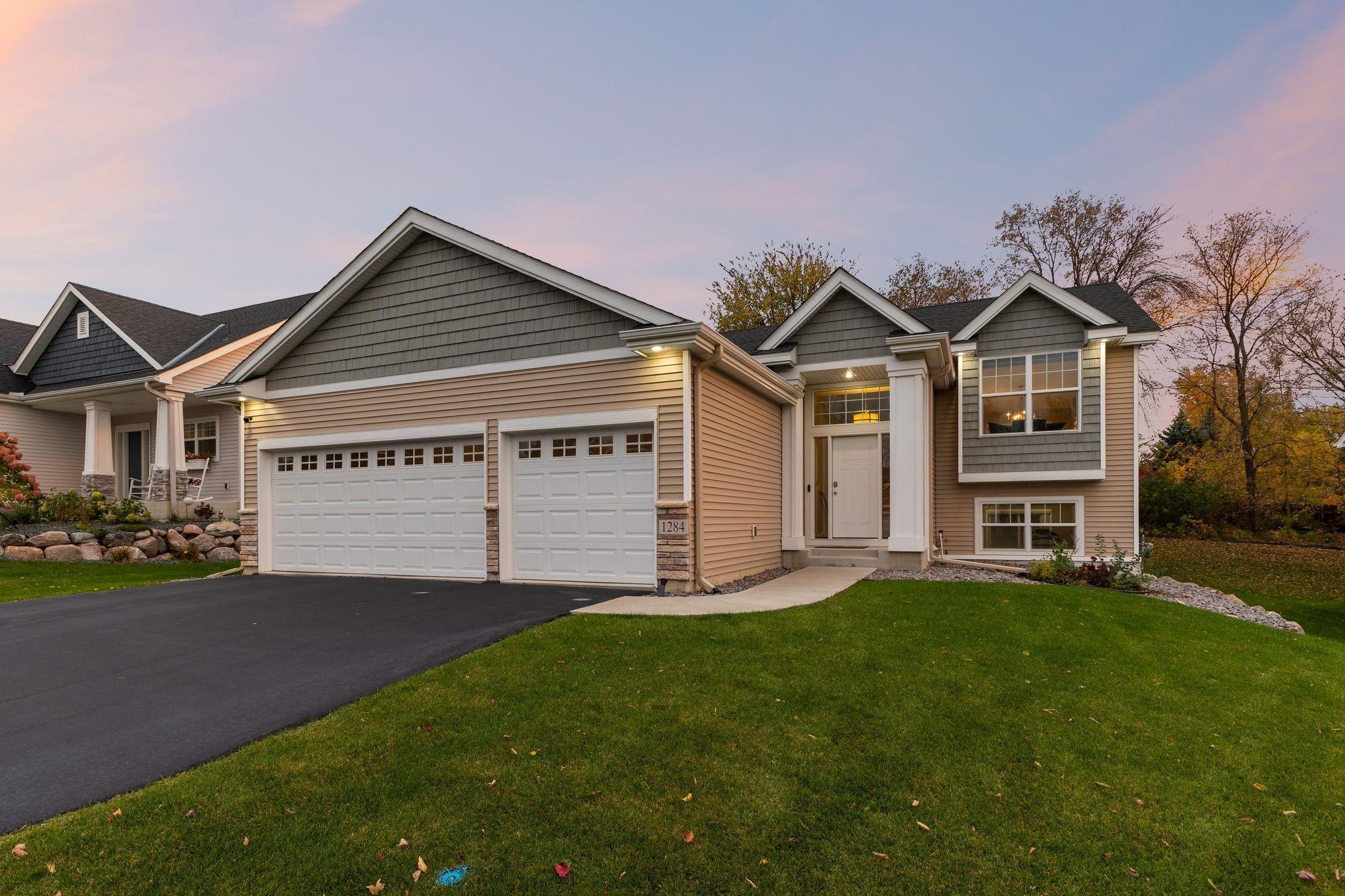 1284 Meadow Lane S