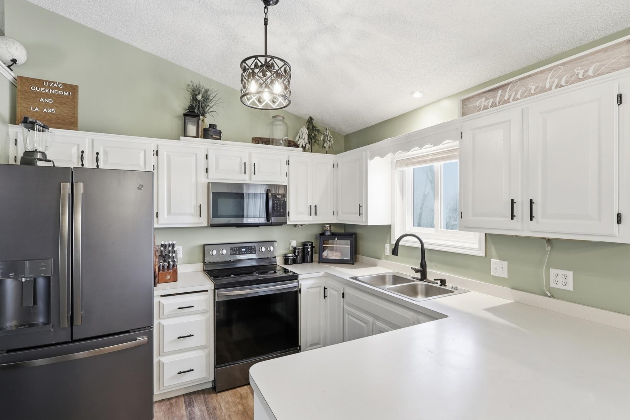 17194 Toronto Avenue SE