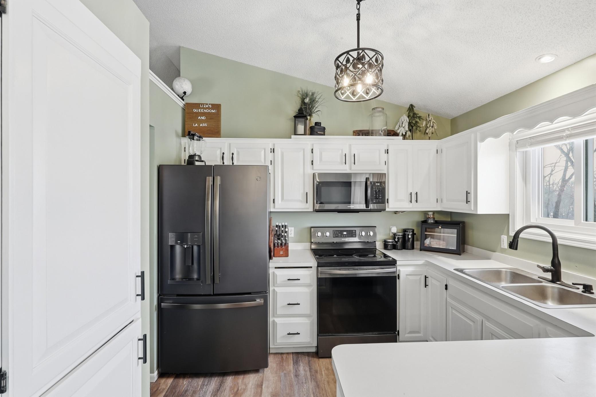 17194 Toronto Avenue SE