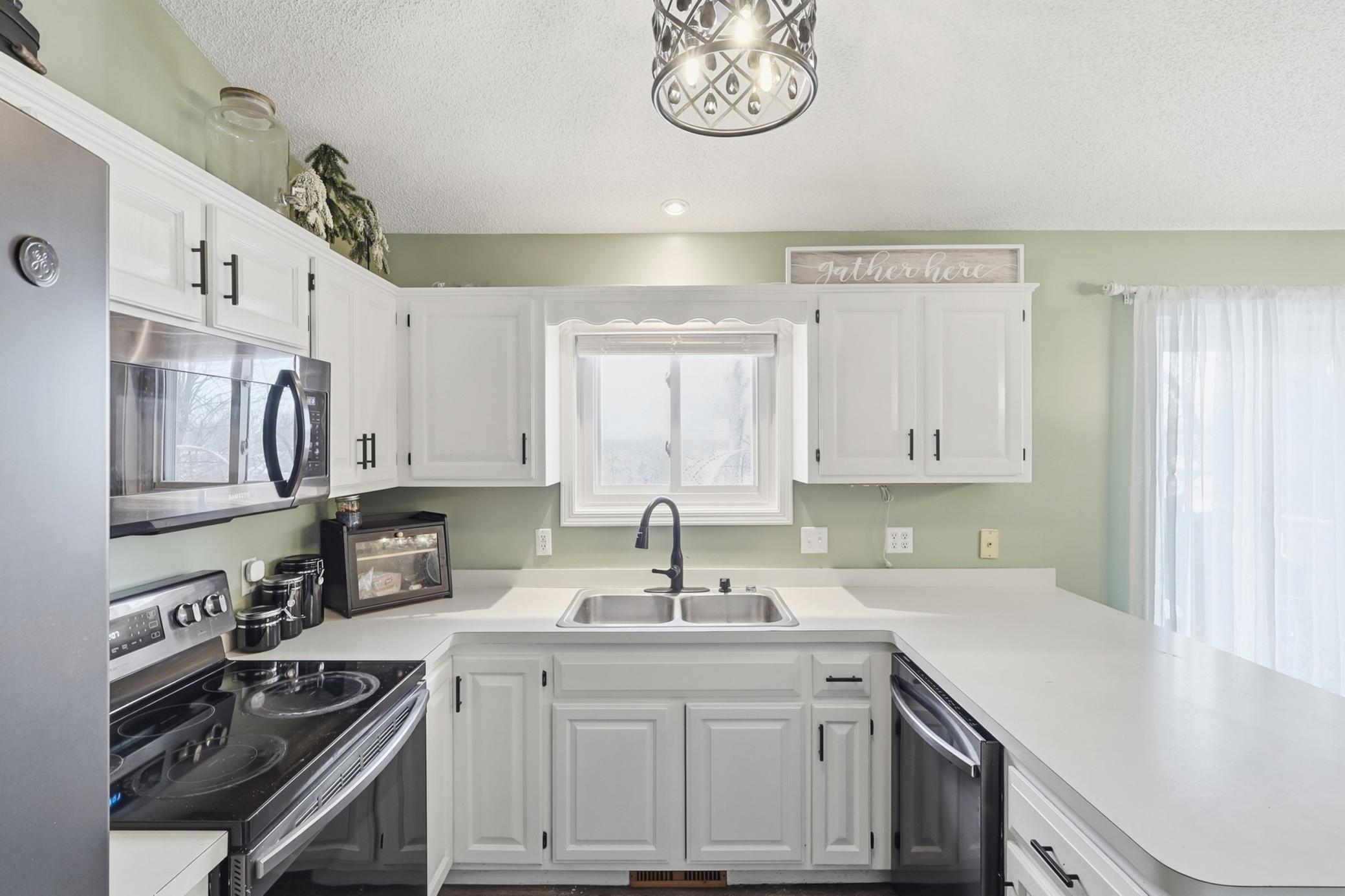 17194 Toronto Avenue SE