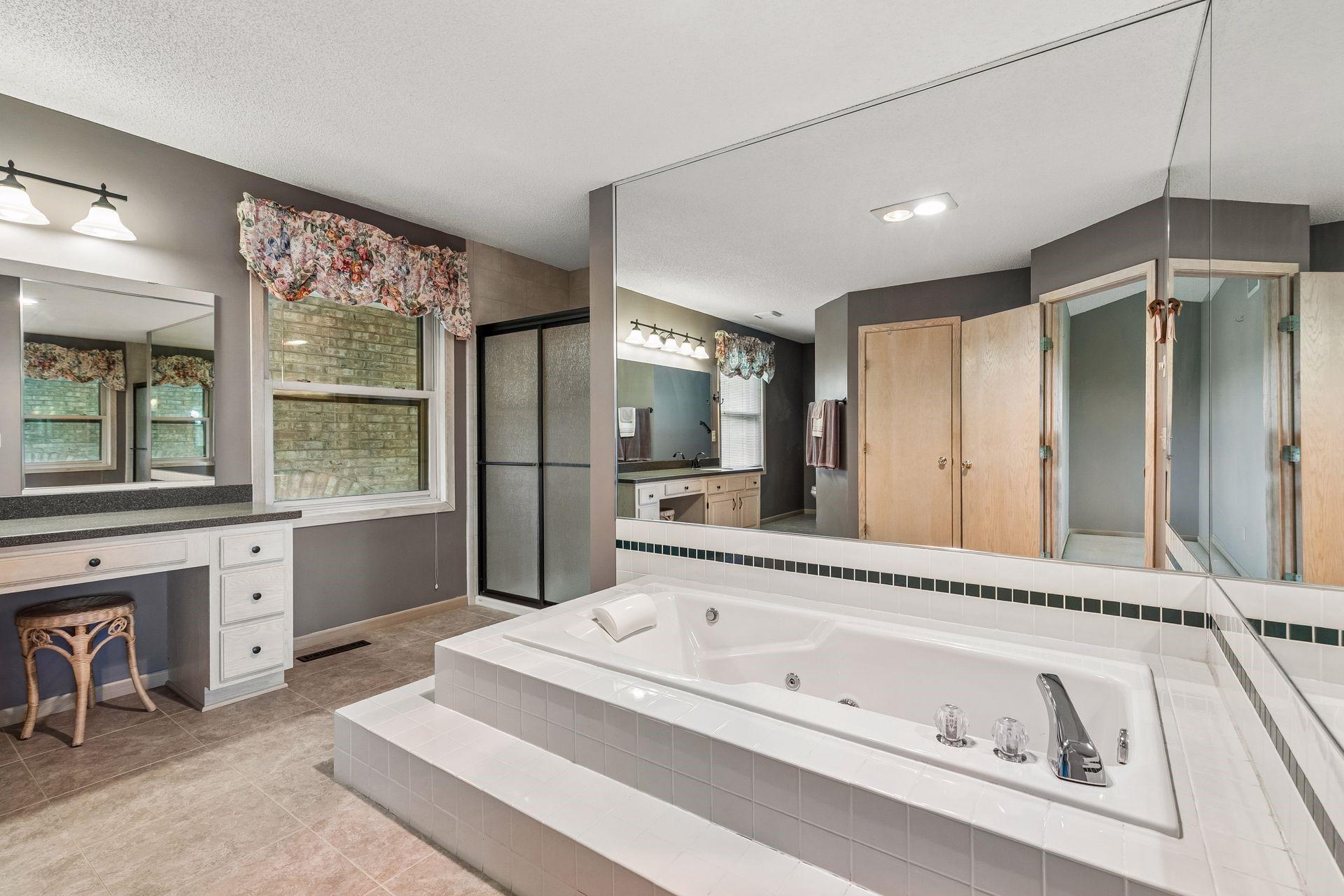 13820 Sunset Lake Drive