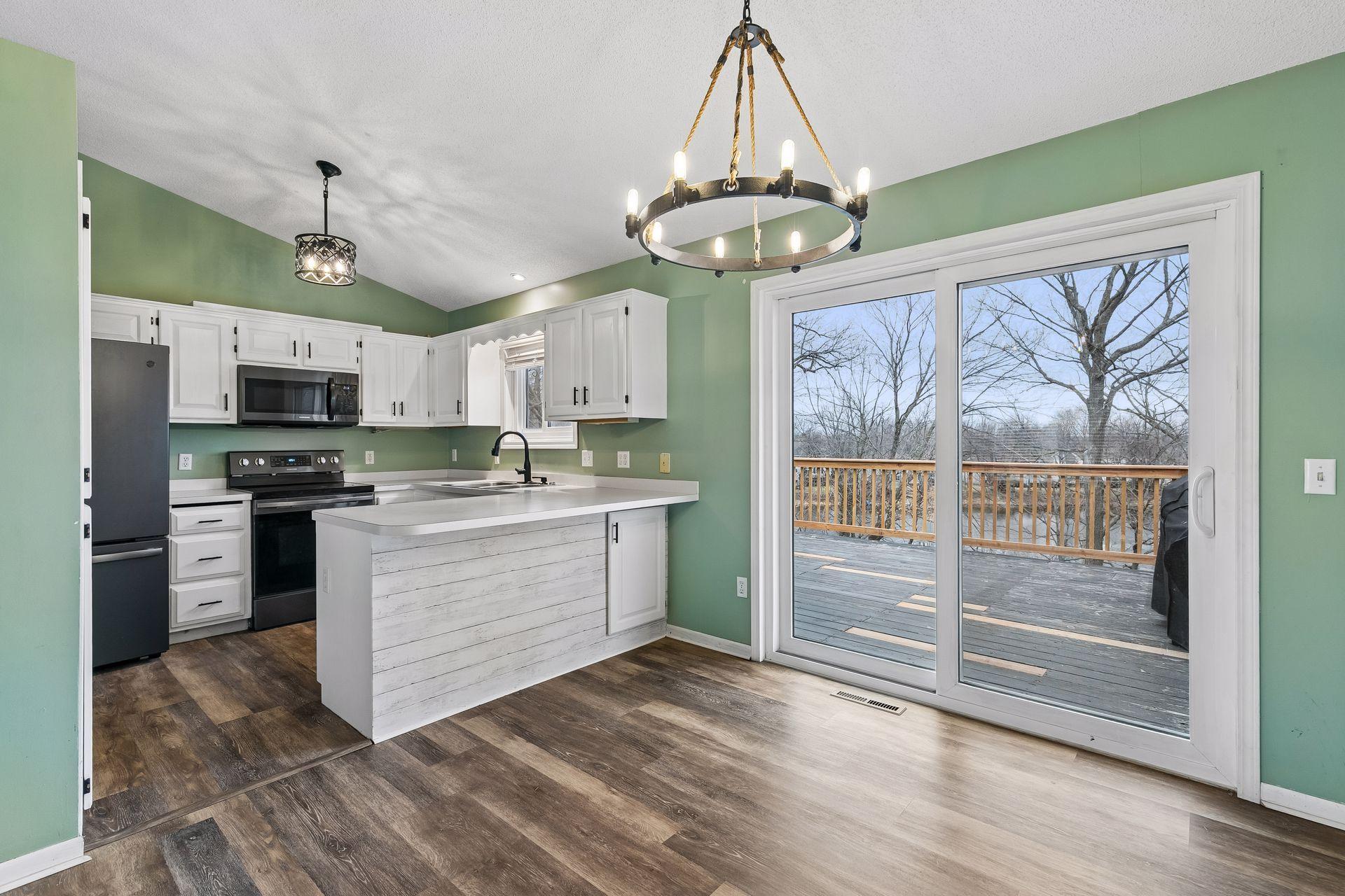 17194 Toronto Avenue SE