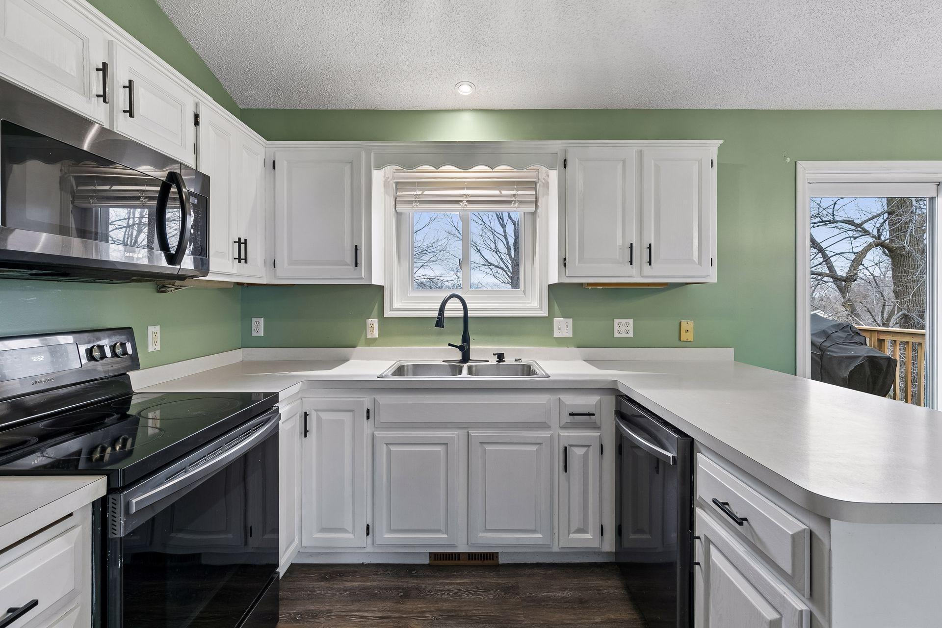 17194 Toronto Avenue SE