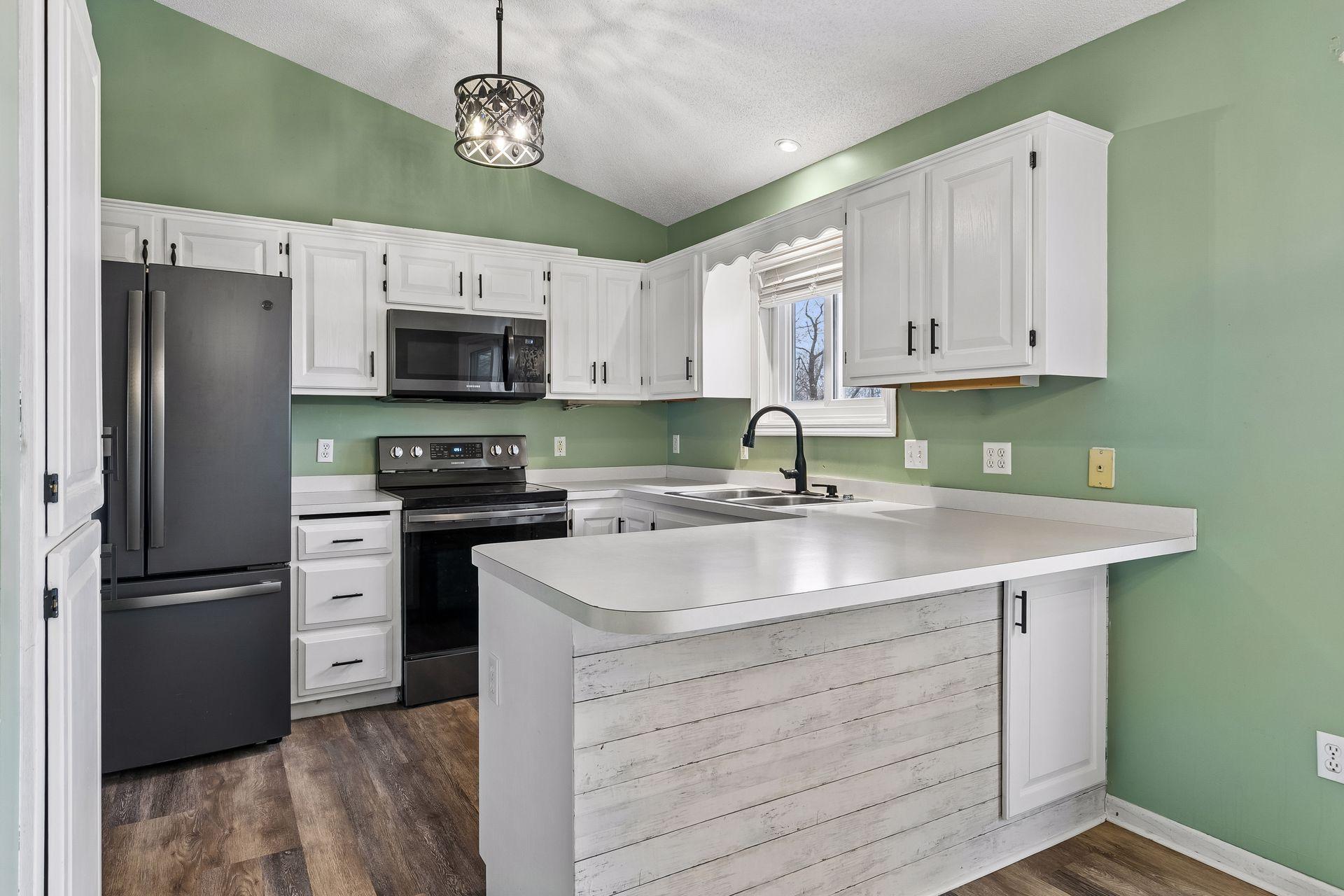 17194 Toronto Avenue SE