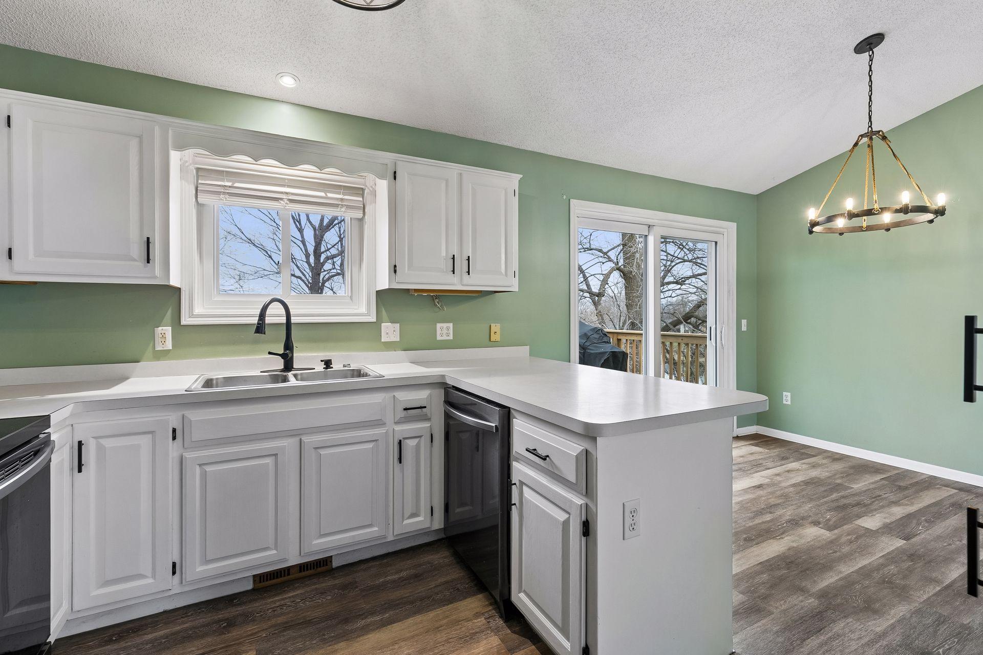 17194 Toronto Avenue SE