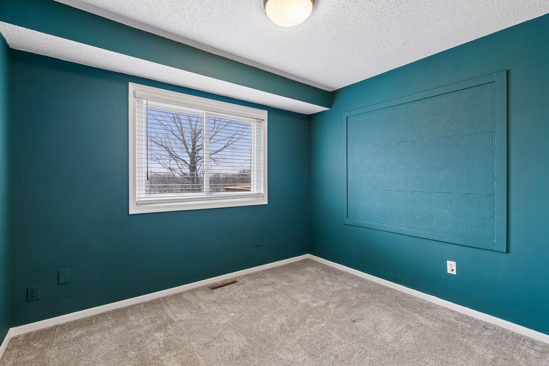 17194 Toronto Avenue SE