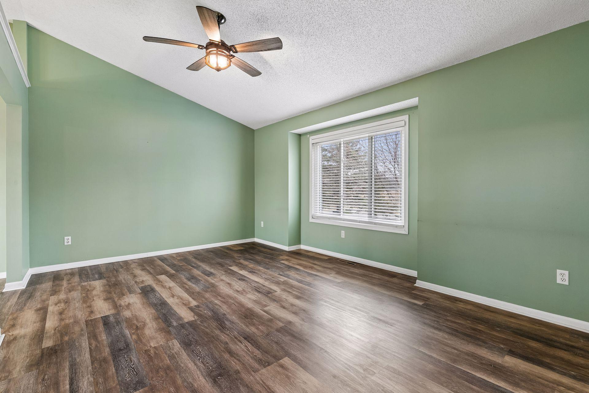 17194 Toronto Avenue SE