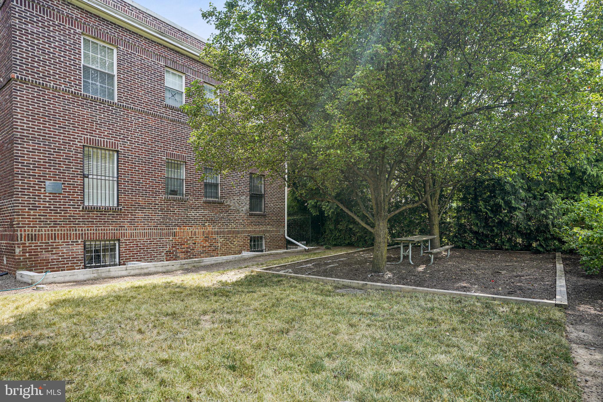 1 18th St SE #303