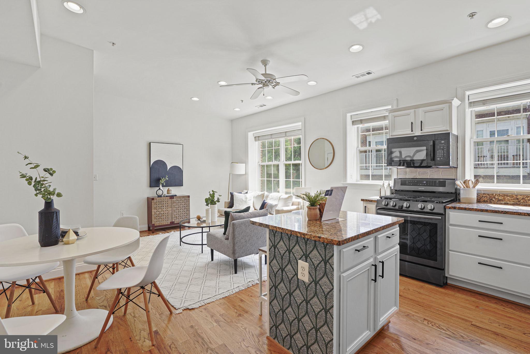 1 18th St SE #303