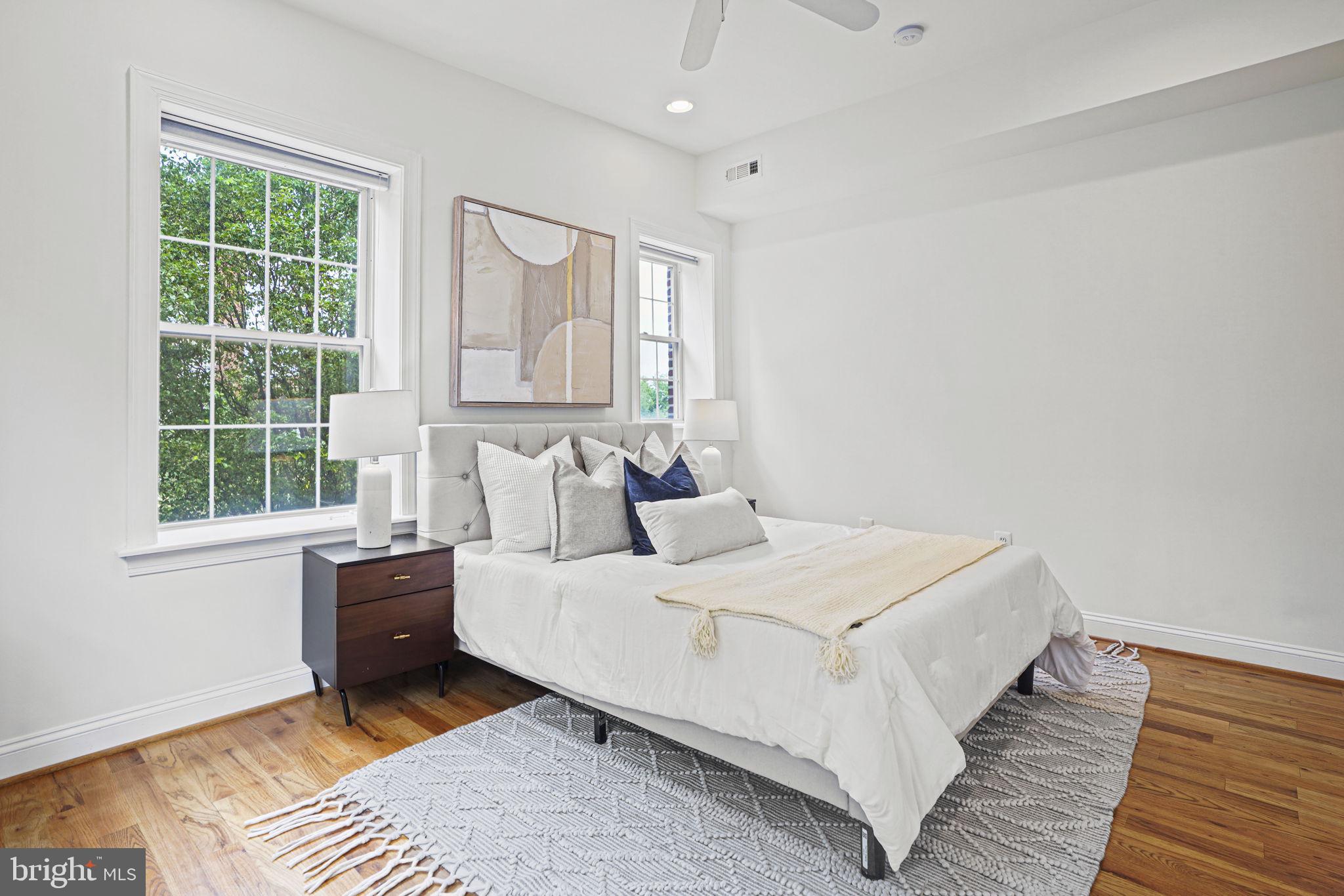 1 18th St SE #303