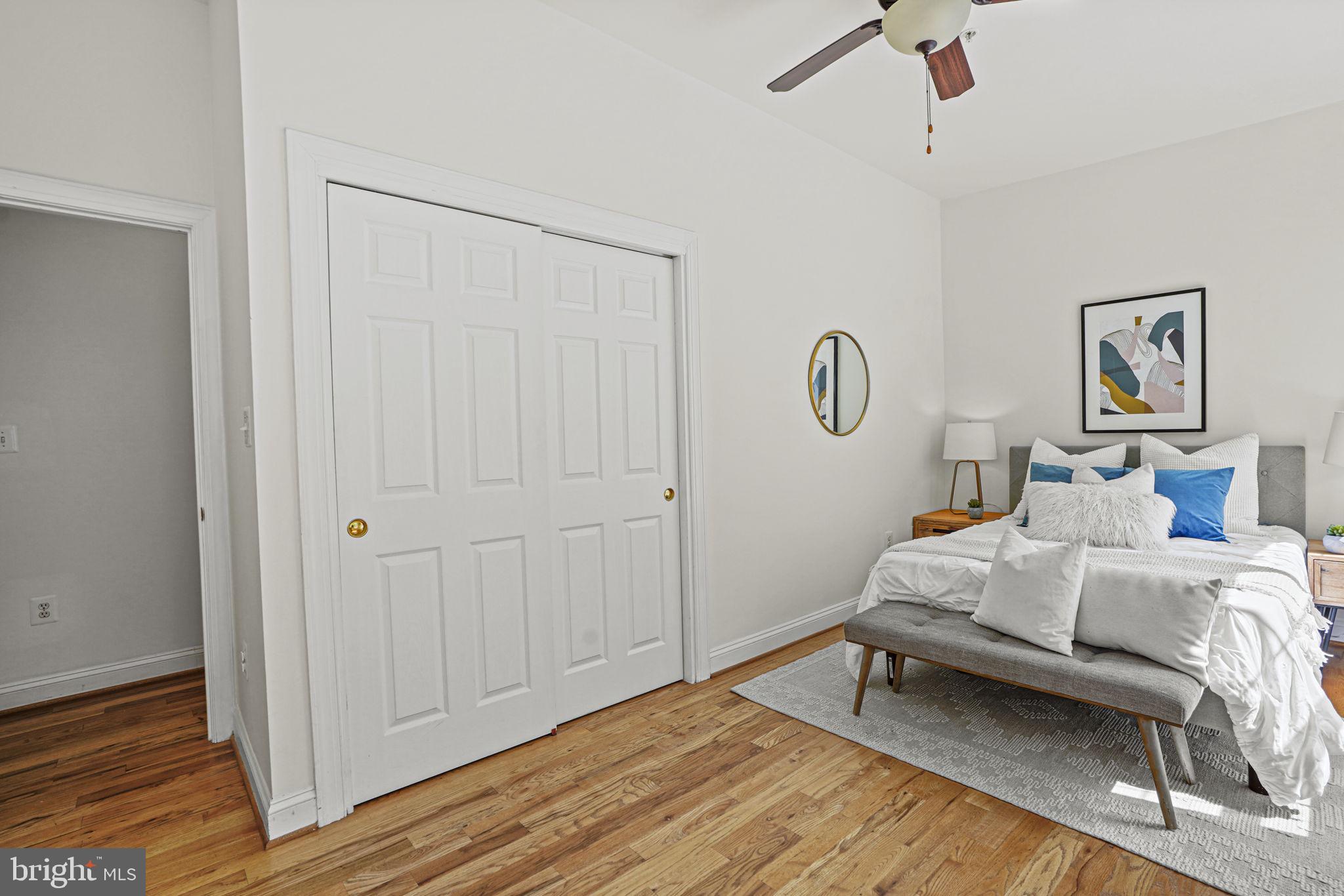 1 18th St SE #303