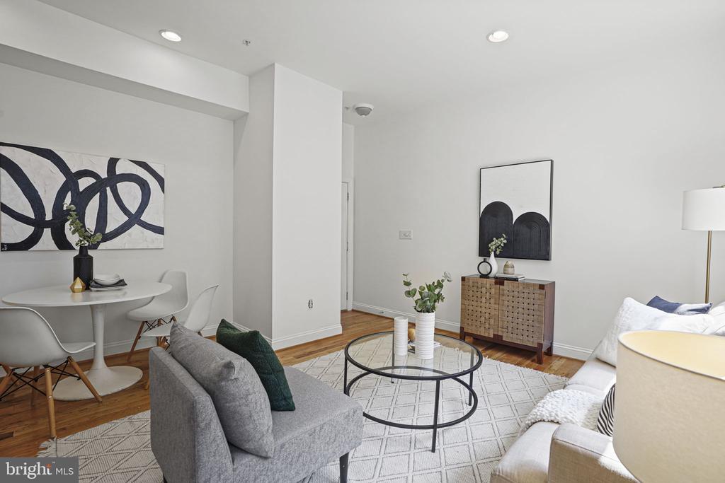 1 18th St SE #303