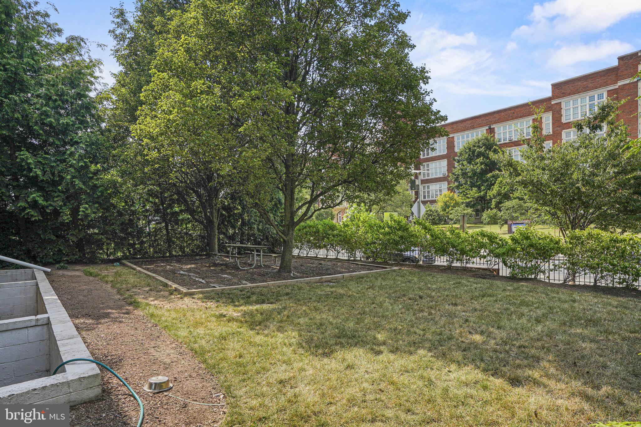 1 18th St SE #303