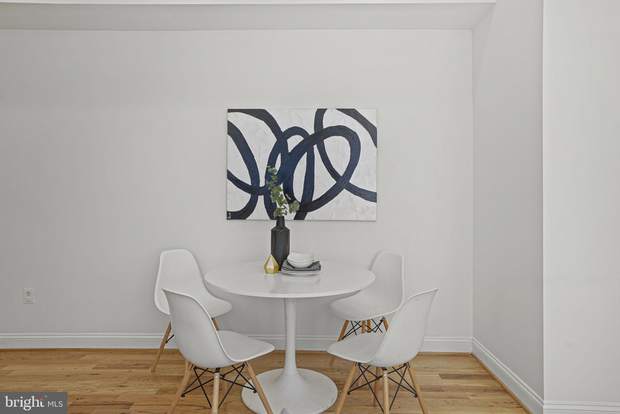 1 18th St SE #303