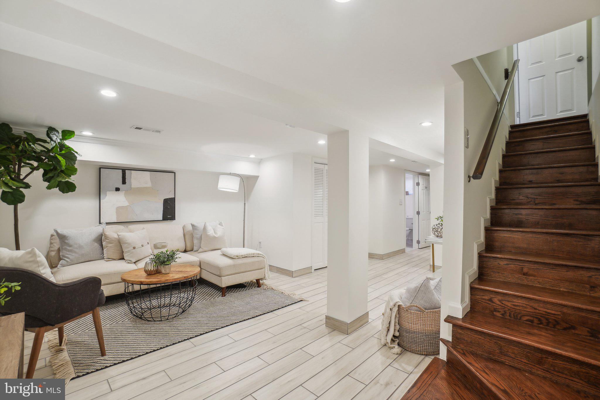 1236 Neal St NE