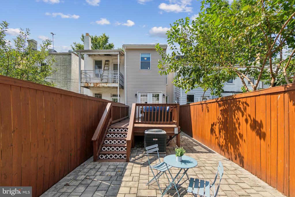 1236 Neal St NE
