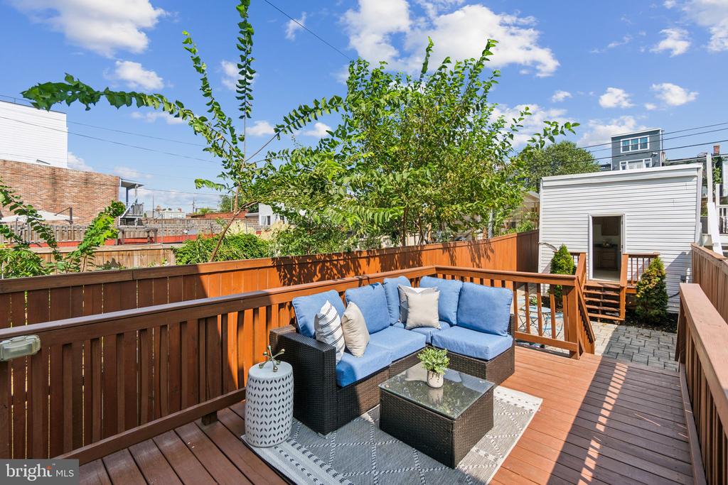 1236 Neal St NE