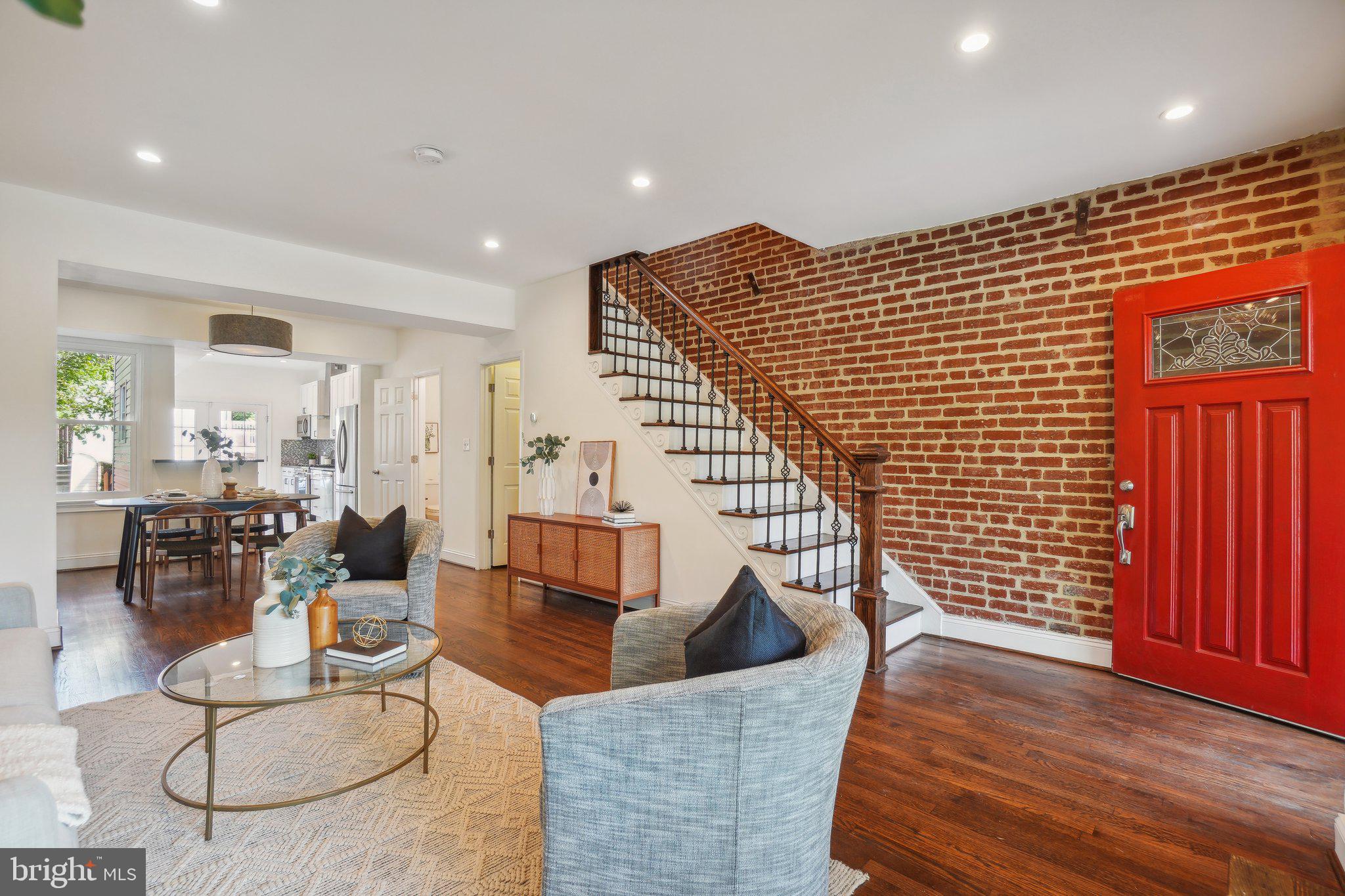 1236 Neal St NE