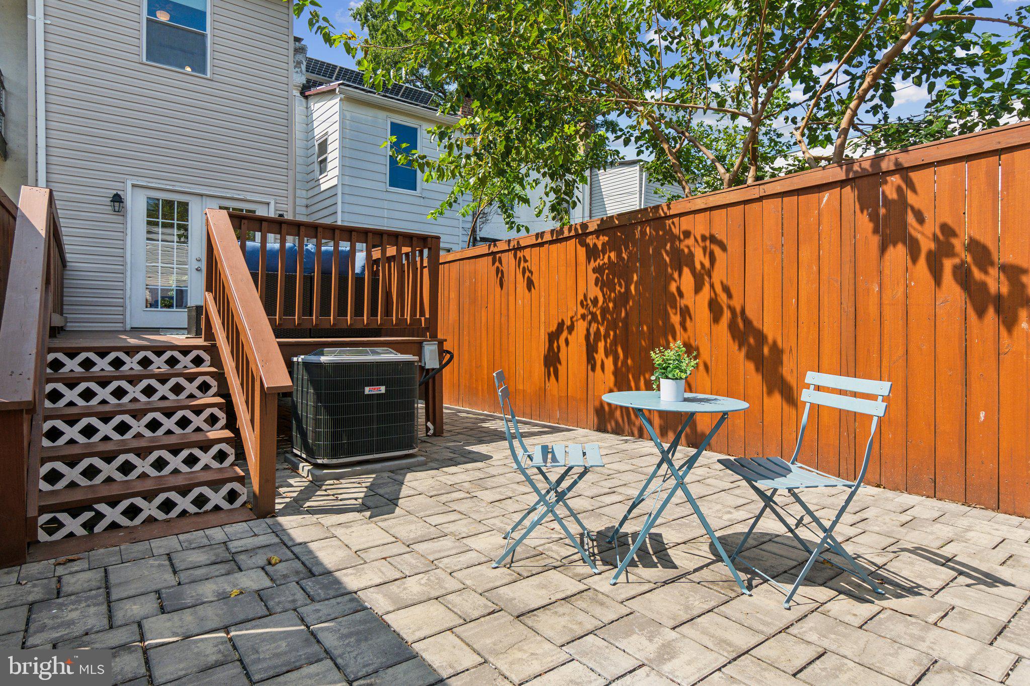 1236 Neal St NE