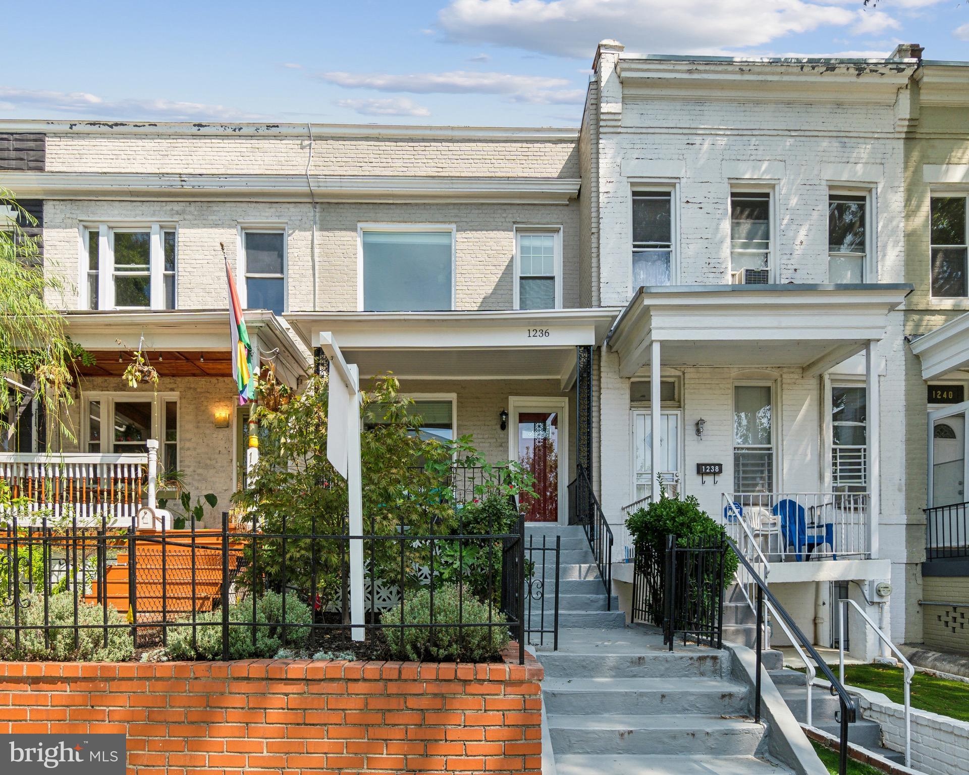 1236 Neal St NE