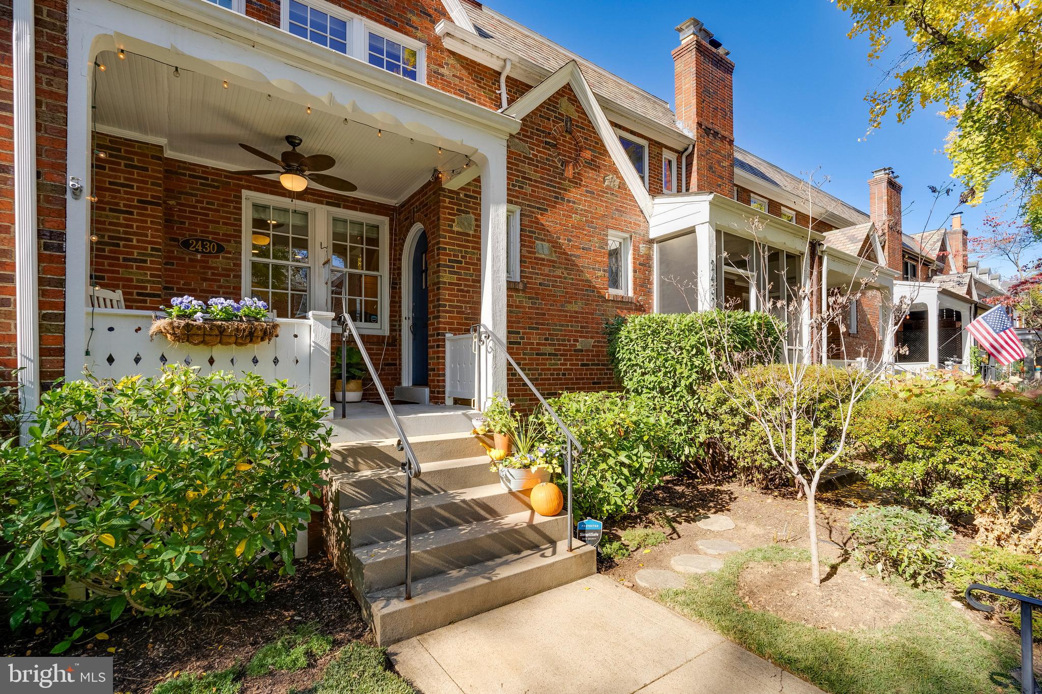 2430 39th Pl NW