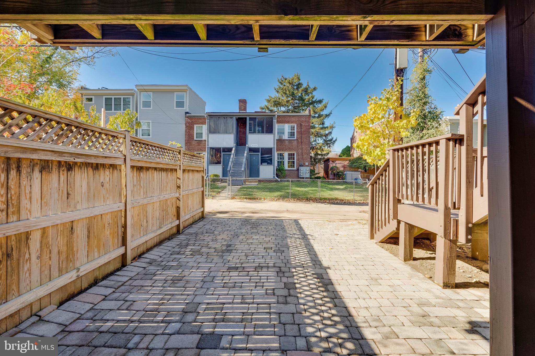 2430 39th Pl NW