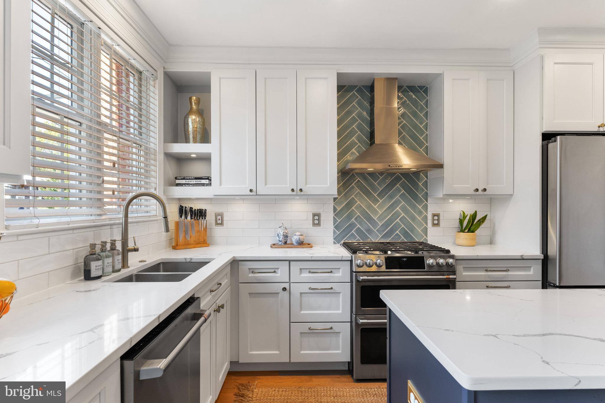 2430 39th Pl NW