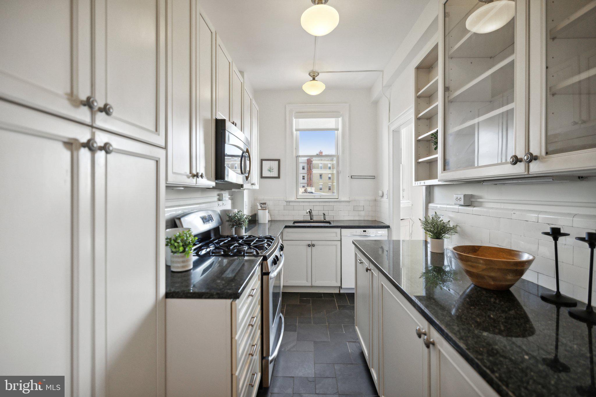 1852 Columbia Rd NW #503