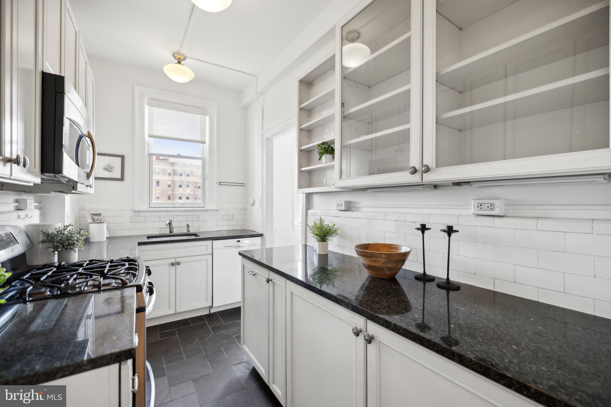1852 Columbia Rd NW #503
