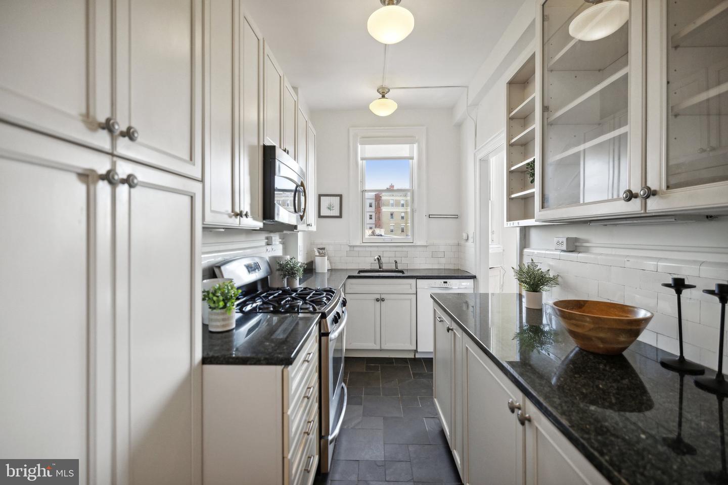 1852 Columbia Rd NW #503