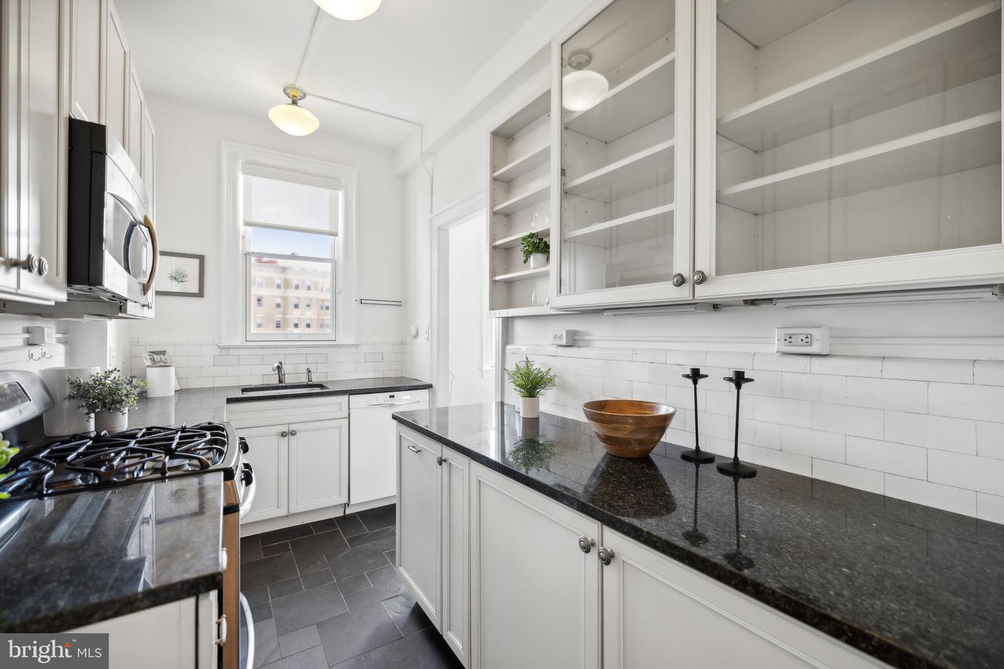1852 Columbia Rd NW #503