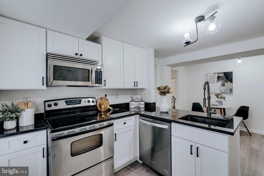 1708 Newton St NW #105