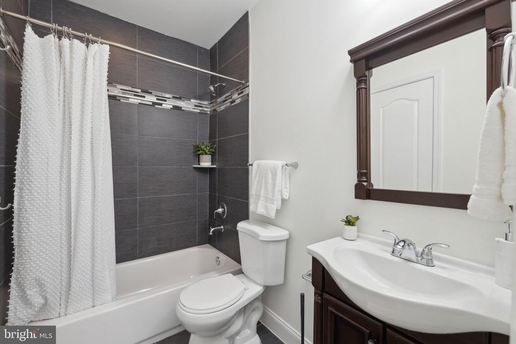 1363 Childress St NE #4